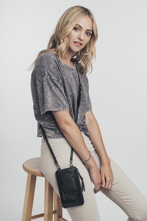 Pebble Leather Zip Pouch - Black/Pewter